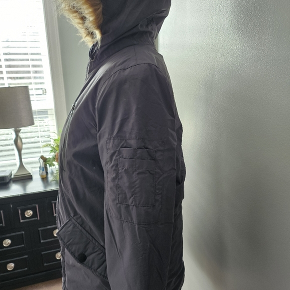 Euc winter coat with fur hood - Picture 4 of 7